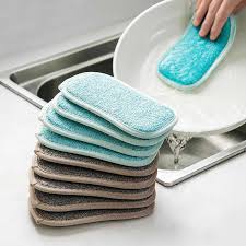 sponges and cleaning cloths 