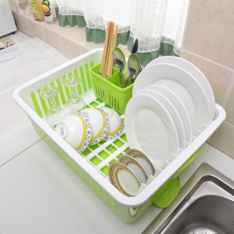 Dish rack with cover and water outlet